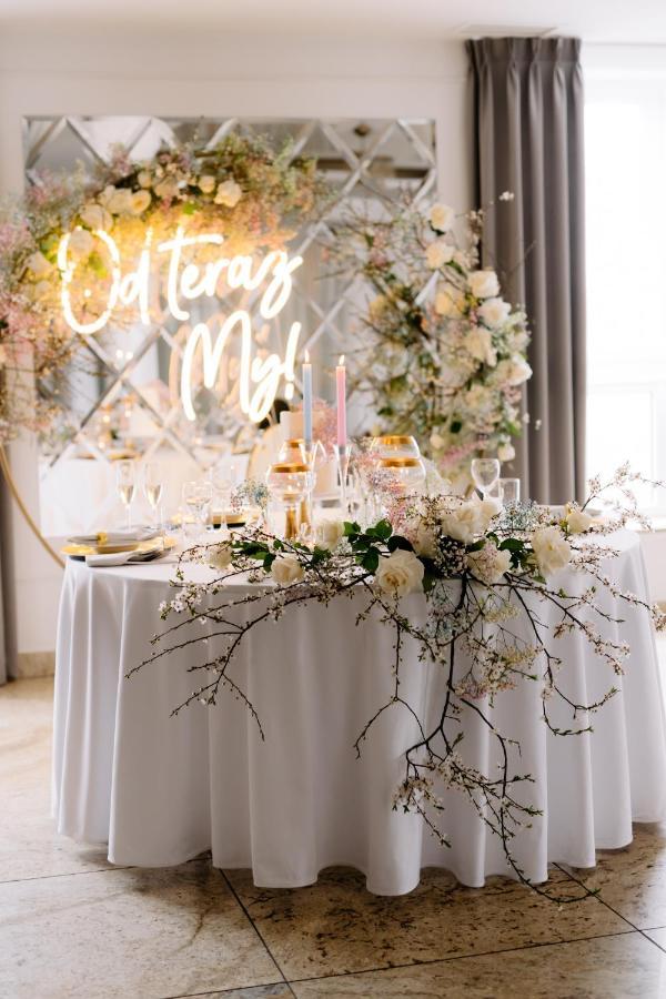 Готель Atena Wedding, Business &